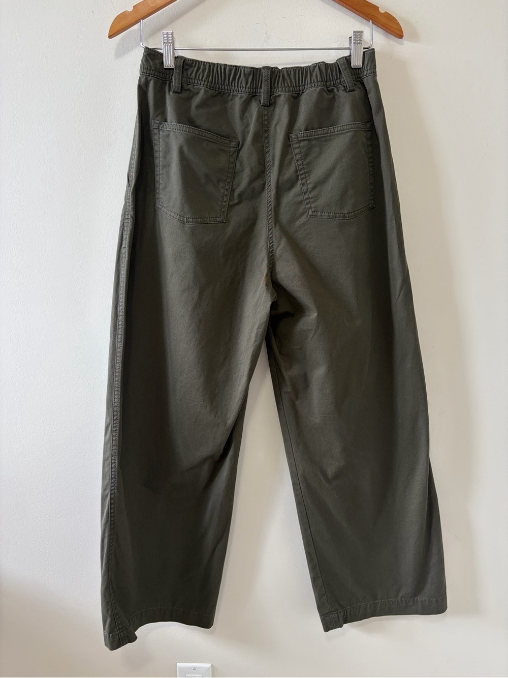 ARITZIA WILFRED CHINO RELAXED HI-RISE WIDE PANT In washed dark olive - Picture 7 of 12